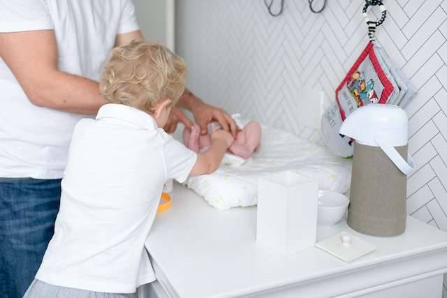 Dicas de organização: como montar um espaço funcional para troca do bebê em casa